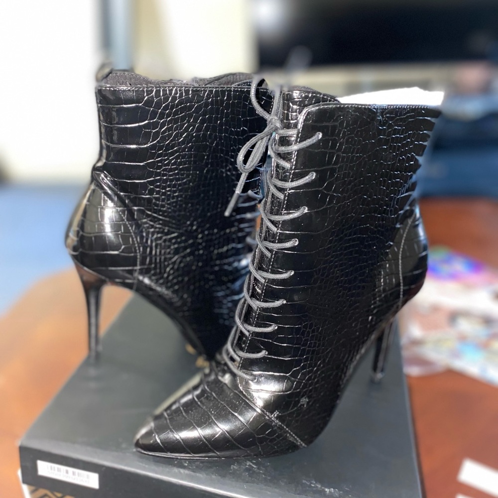 Chatlss David Booties
